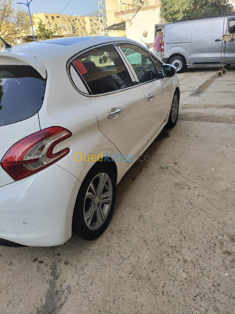 Peugeot 208 2013 Allure