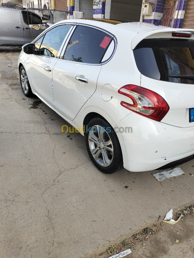 Peugeot 208 2013 Allure