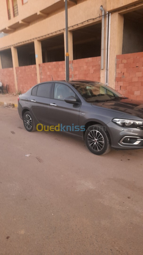 Fiat Tipo Sedan 2024 Urbain +