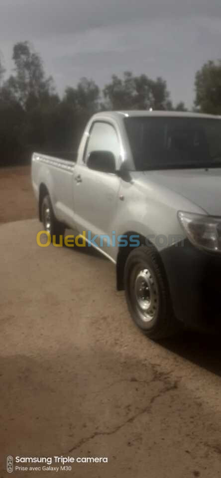 Toyota Hilux 2015 LEGEND DC 4x2