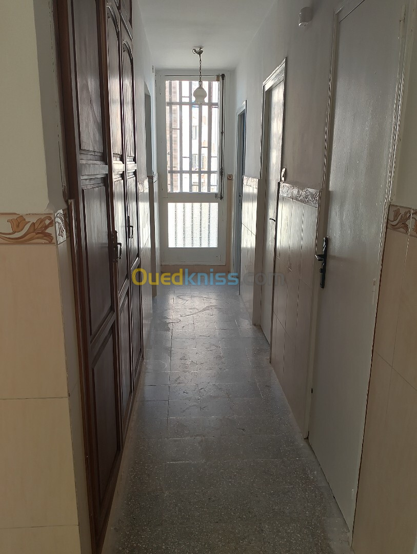 Location Appartement F3 Alger Ain benian