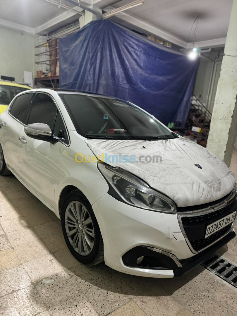 Peugeot 208 2016 Allure Facelift