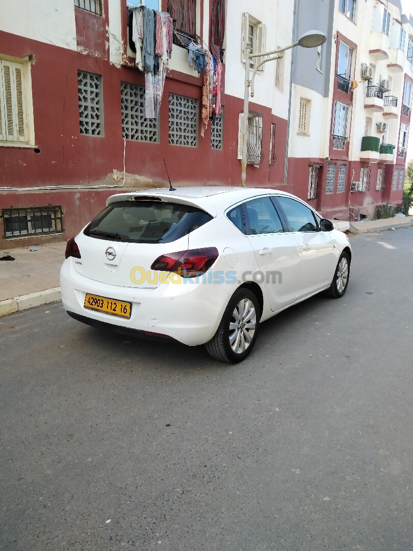 Opel Astra 2012 SPORT