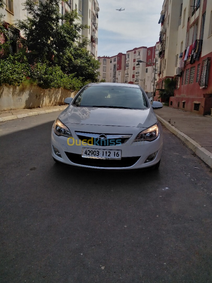 Opel Astra 2012 SPORT