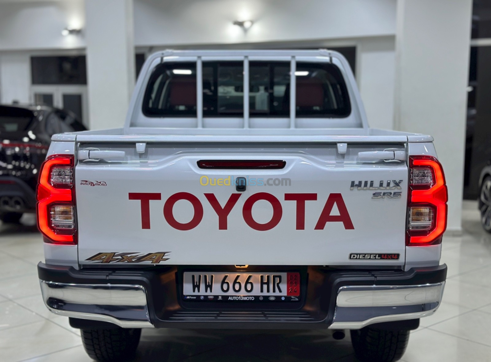 Toyota HILUX 2024 SR-5 4x4 BVM6