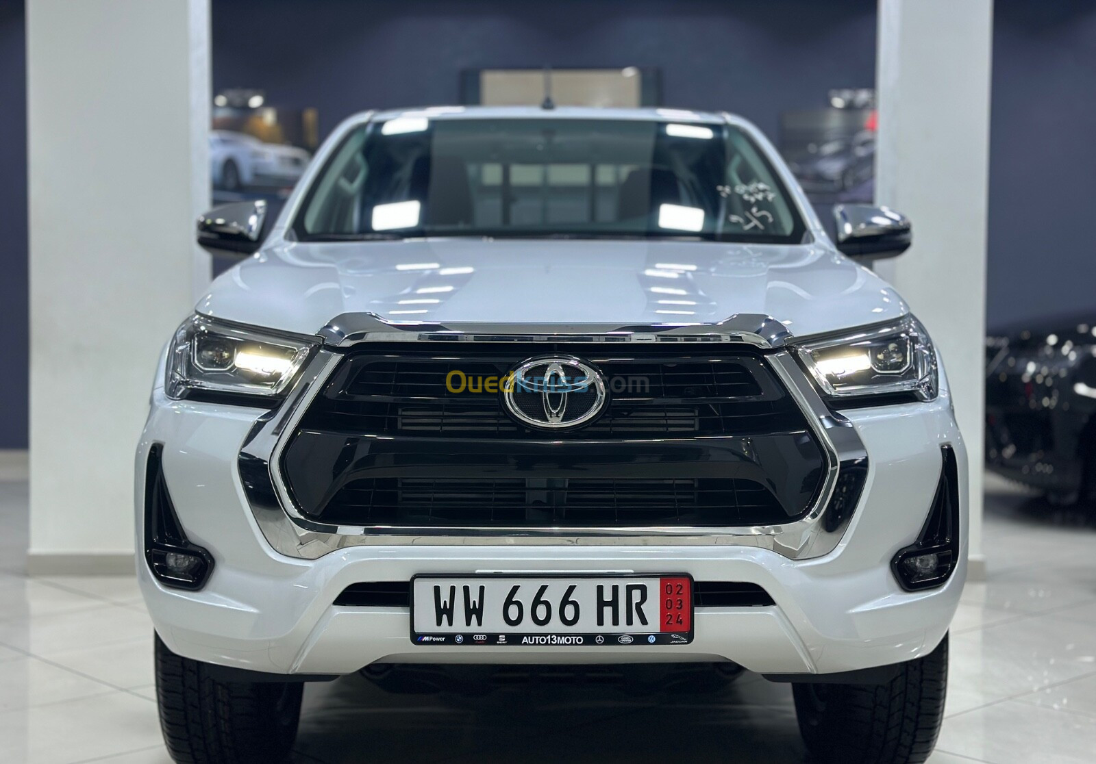 Toyota HILUX 2024 SR-5 4x4 FULL-OPTION