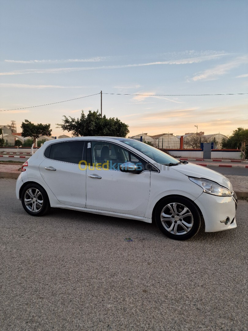 Peugeot 208 2013 Allure