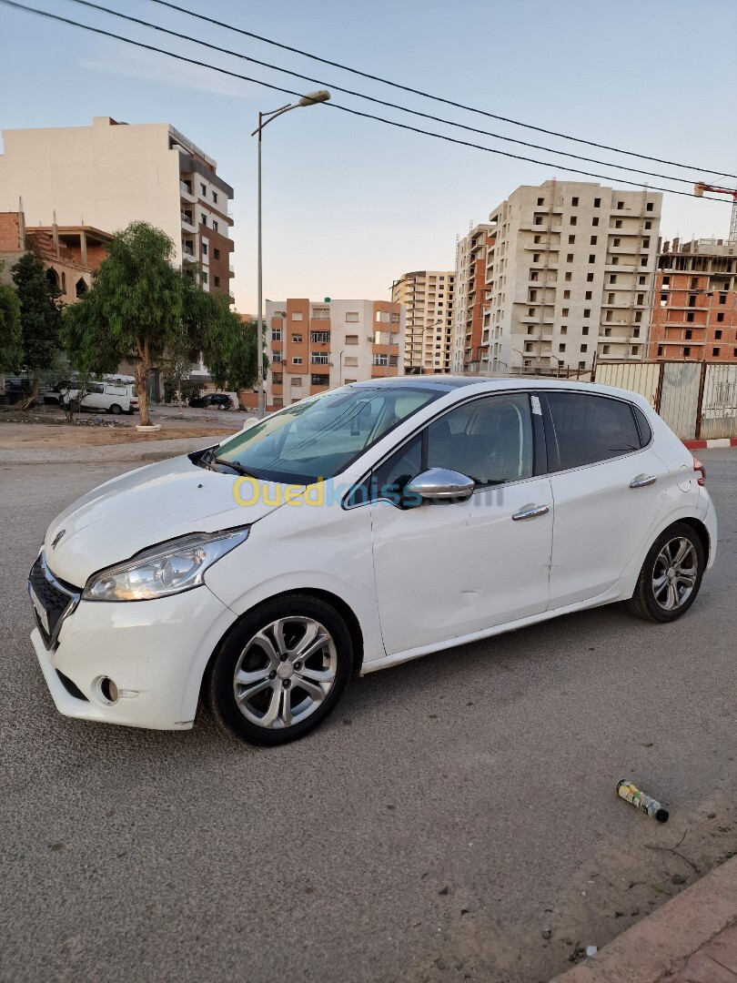 Peugeot 208 2013 Allure