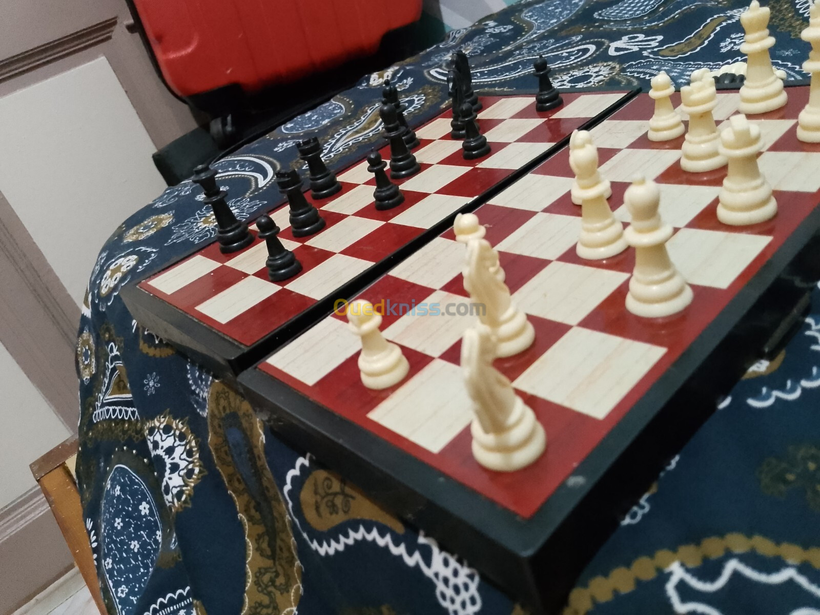 Jeux d'échecs comme élément décoratif en même temps jeux de société !!