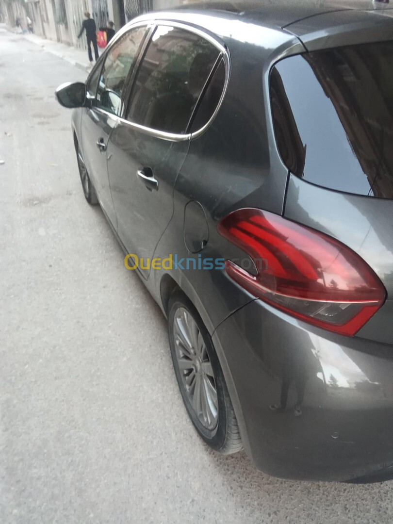 Peugeot 208 2015 Allure Facelift