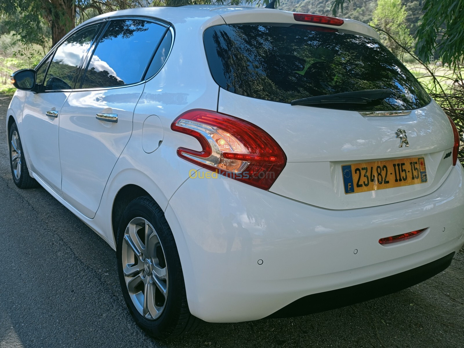 Peugeot 208 2015 Allure