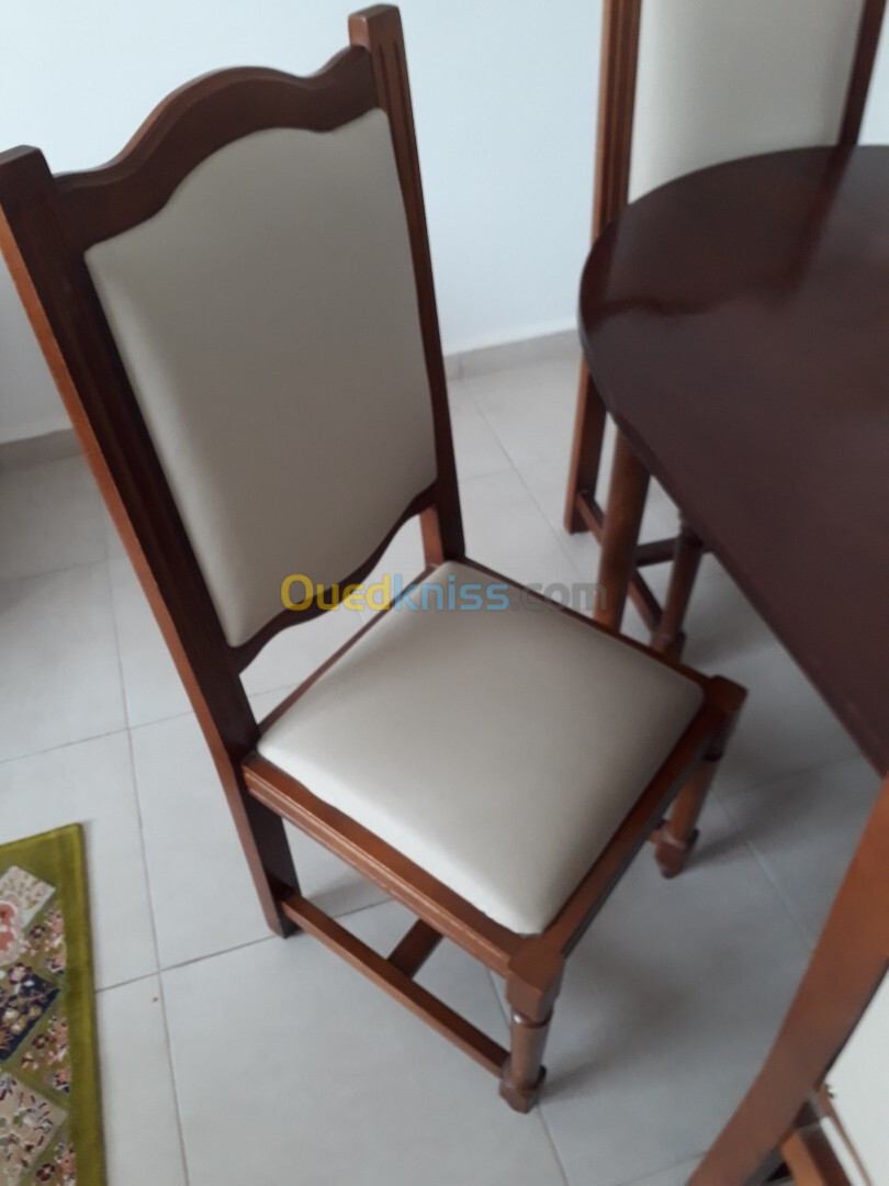 Vends table salle à manger hêtre 6 chaises 