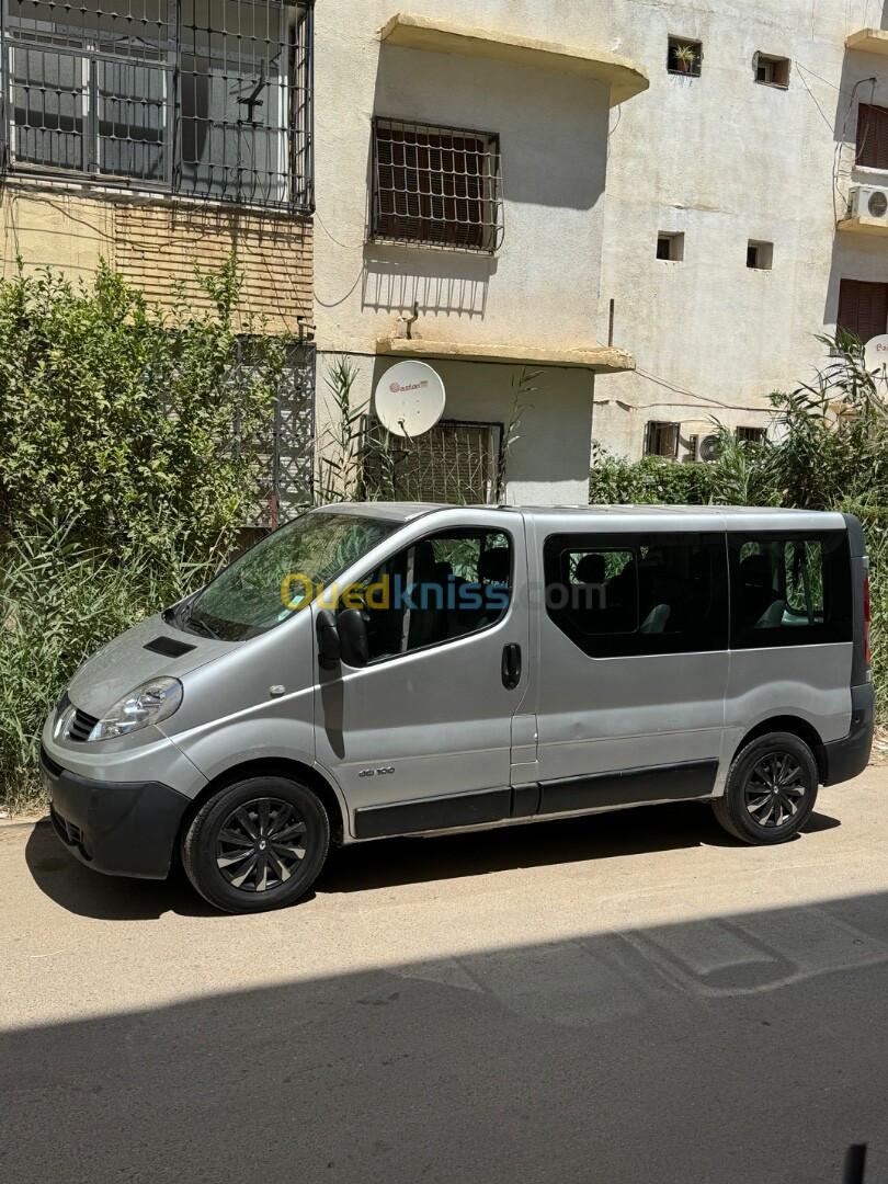 Renault Trafic 2013 Passenger