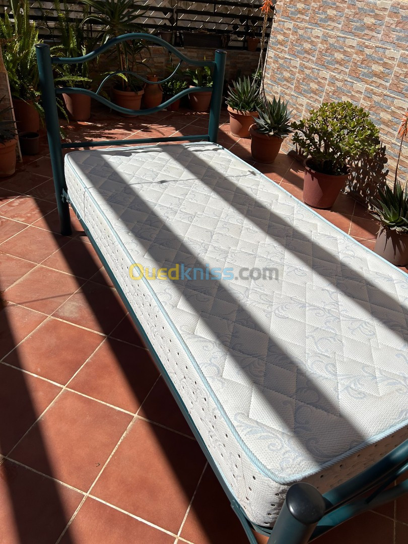 Lit 90*190 + matelas haute qualité