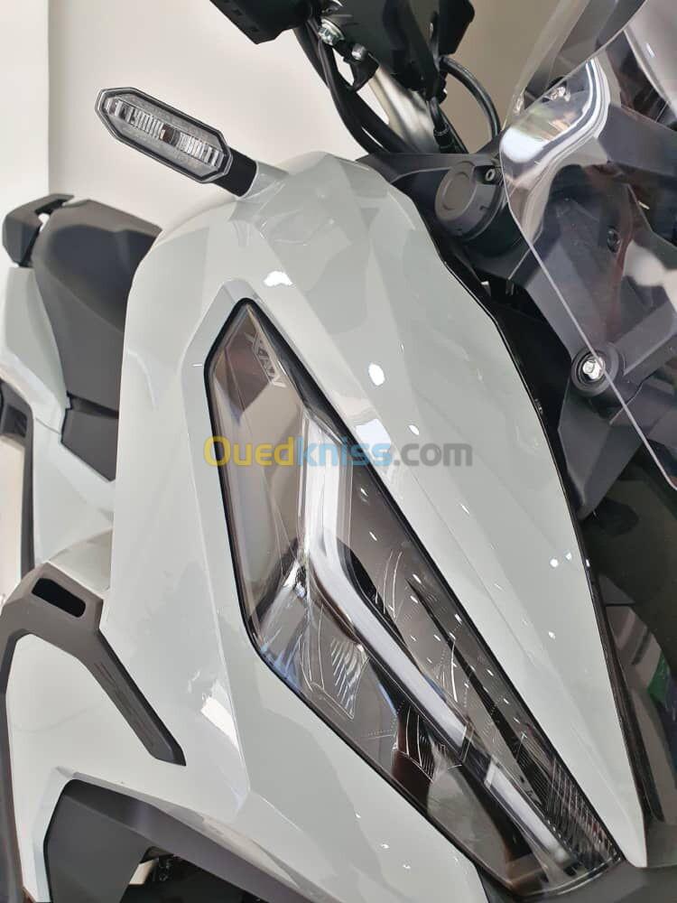 Honda XADV 750 gris nardo 2024