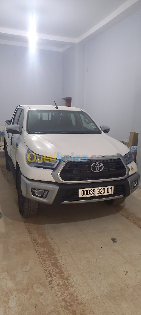 Toyota Hilux 4X4 2023 عمانية