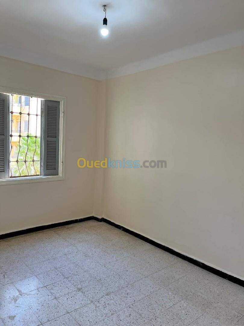 Location Appartement F3 Tipaza Khemisti