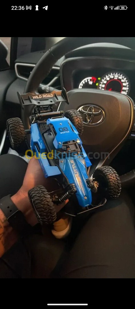 Remote control racing car