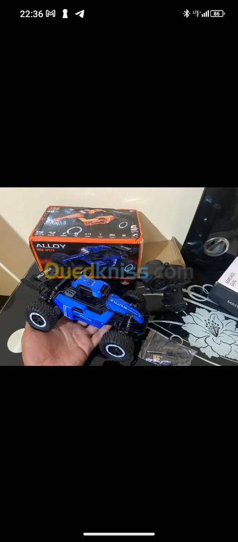 Remote control racing car