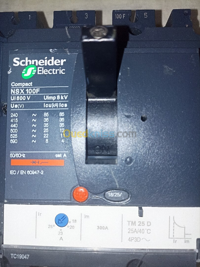 Disjoncteur compact Schneider NSX 4 pôles - NSX100F-  18/25A