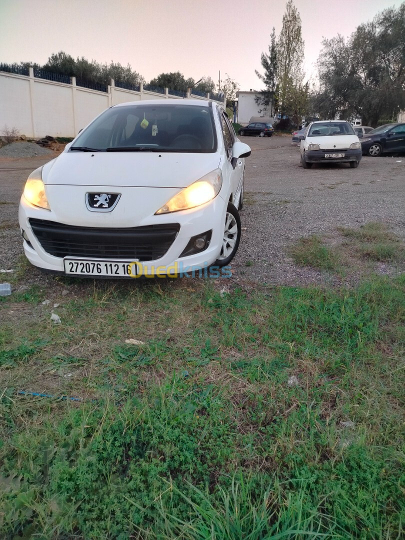 Peugeot 207 2012 Fennec