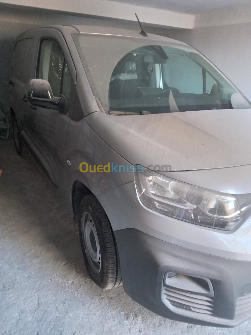 Fiat Doblo 2023 Italien