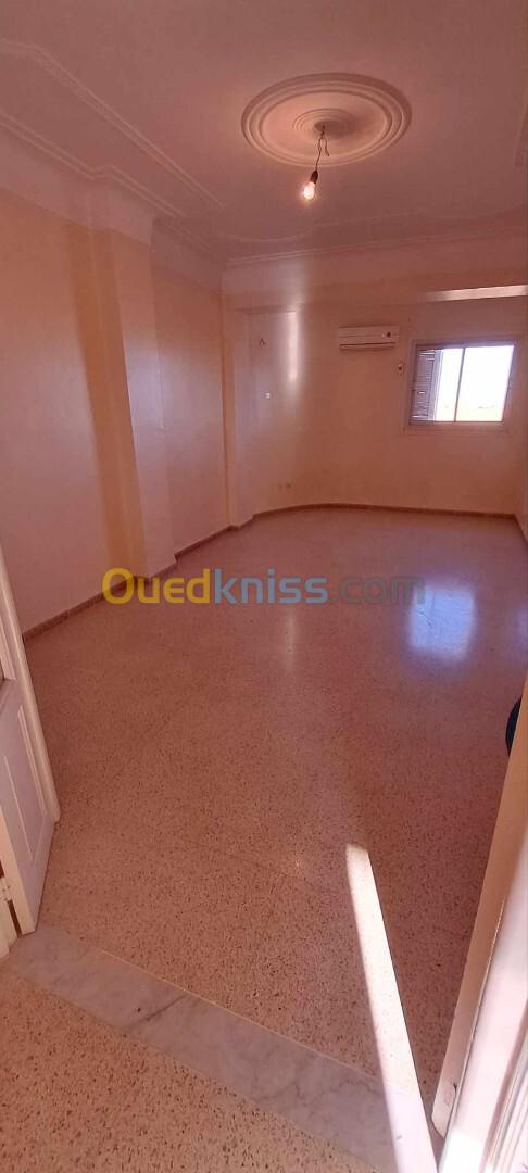 Location Appartement F3 Alger Saoula