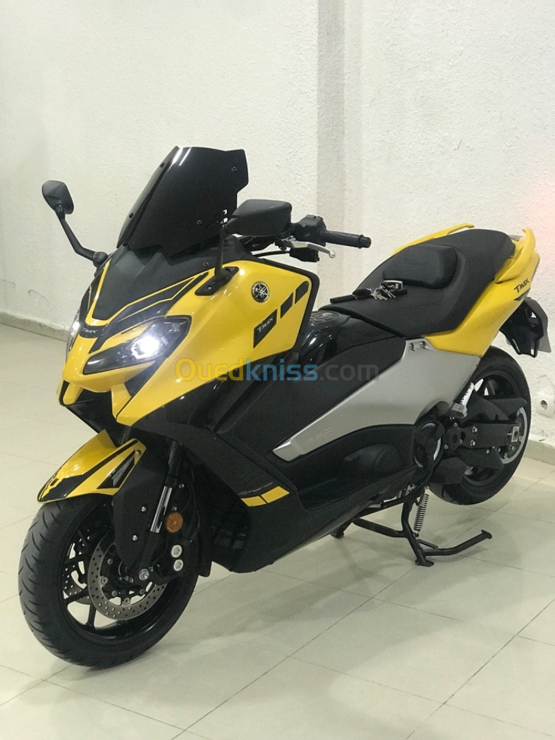 Yamaha Tmax 2022