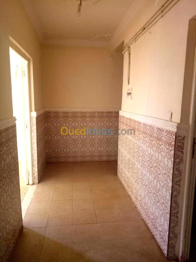 Location Appartement F4 Constantine El khroub