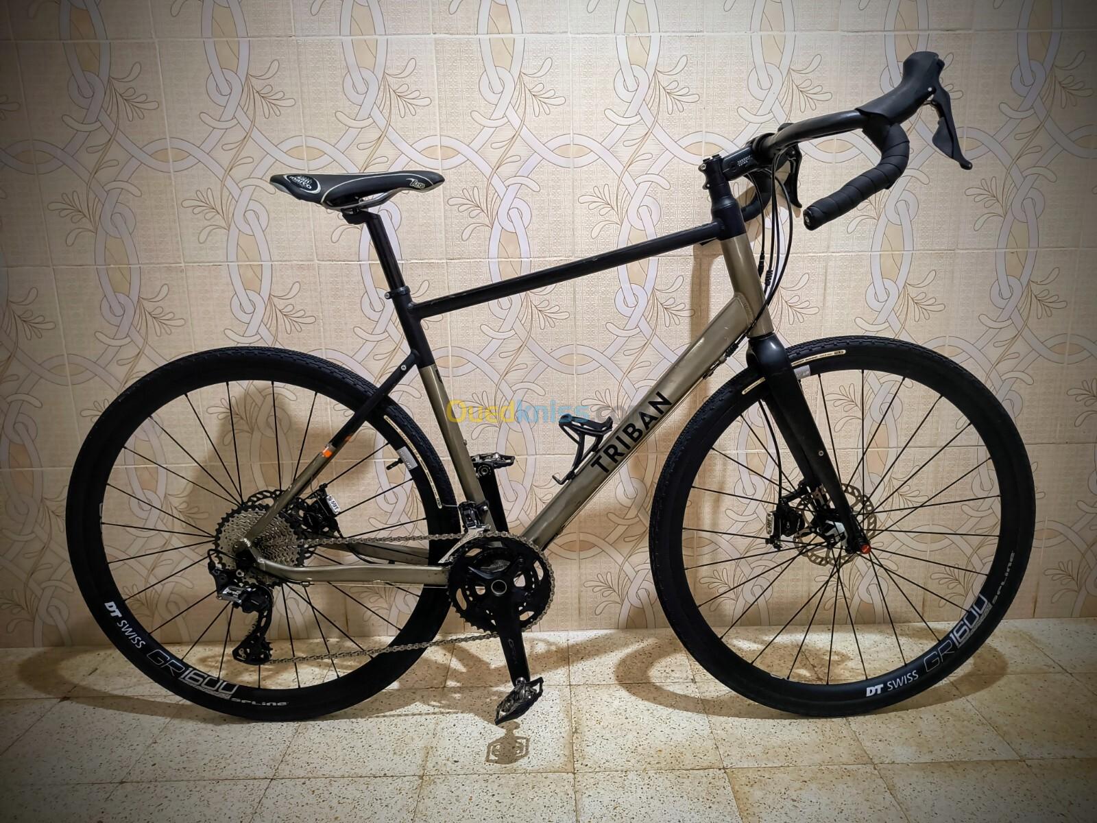 Vélo de route gravel triban RC 520