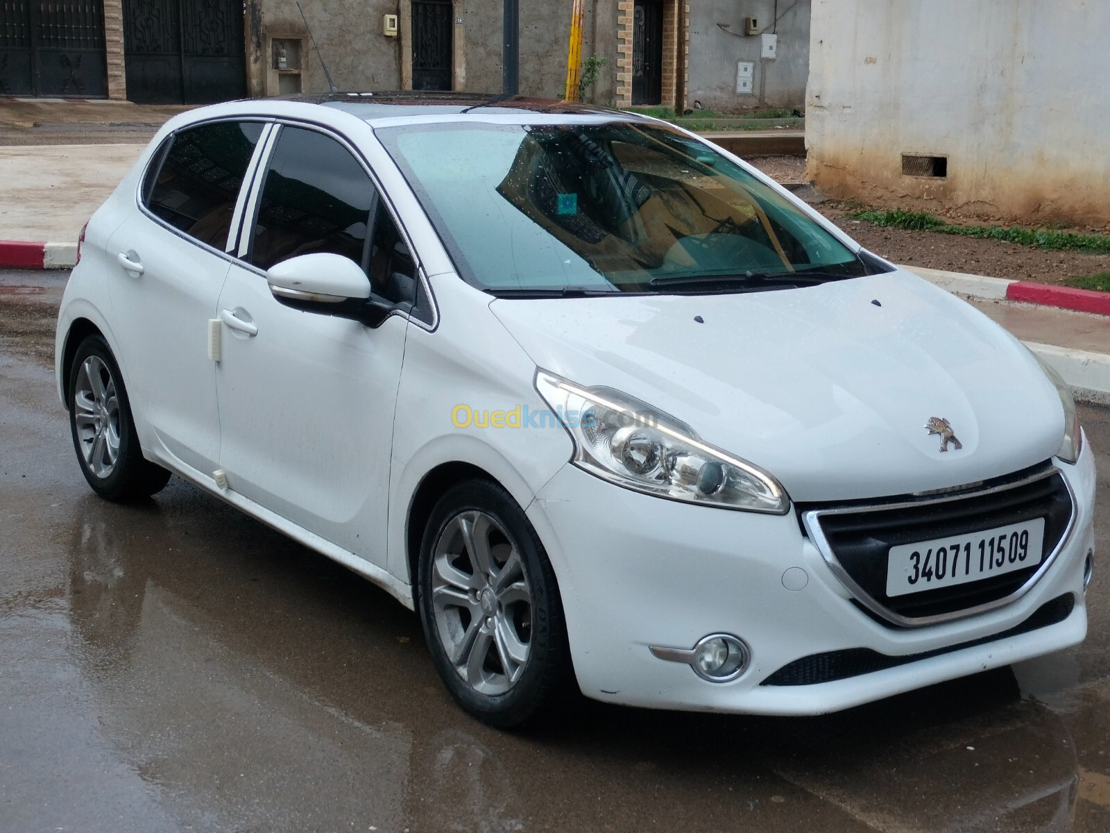 Peugeot 208 2015 Allure