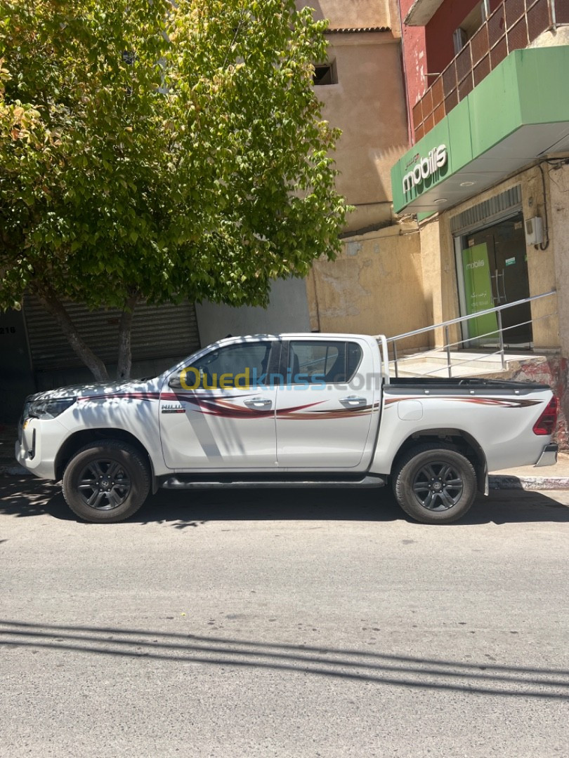 Toyota Hilux 2022 LEGEND DC 4x4 Pack Luxe