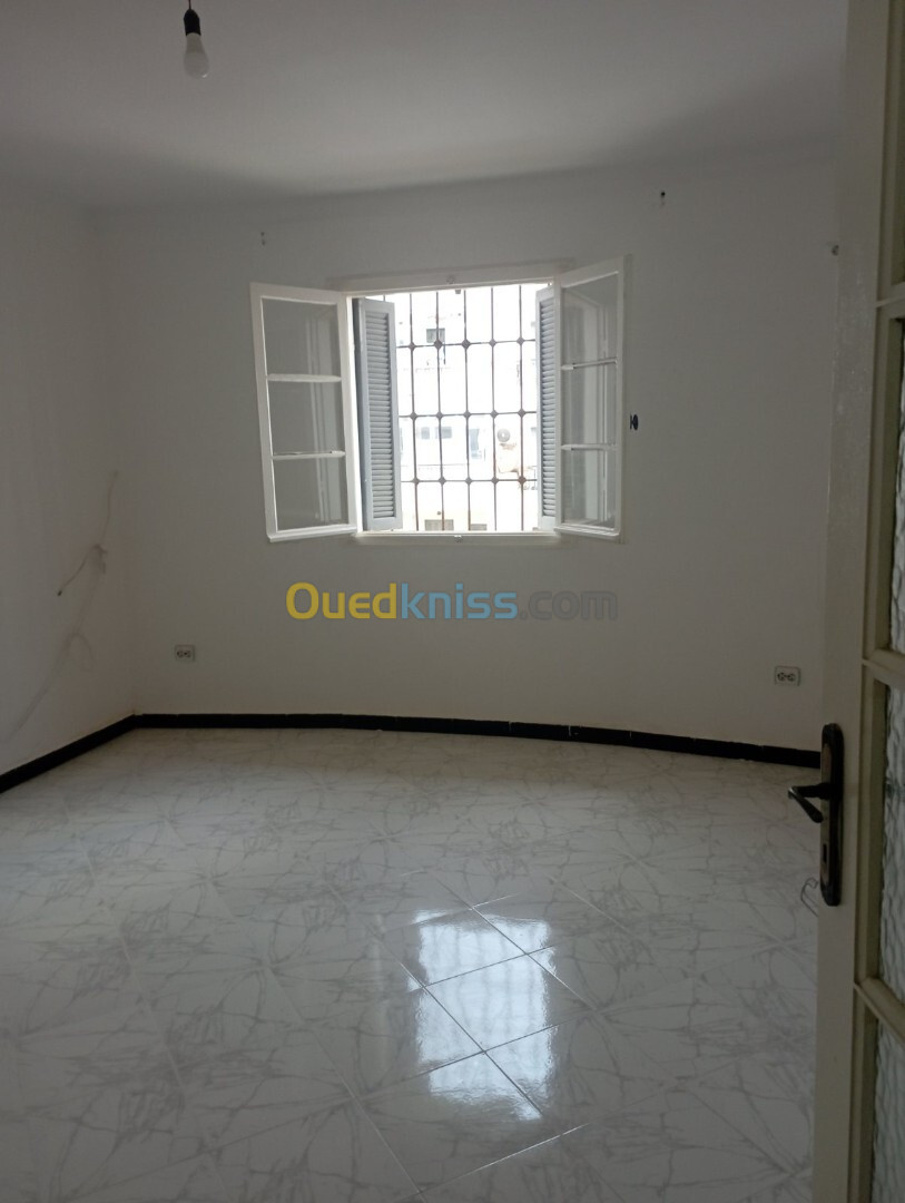 Location Appartement F3 Alger Ain benian