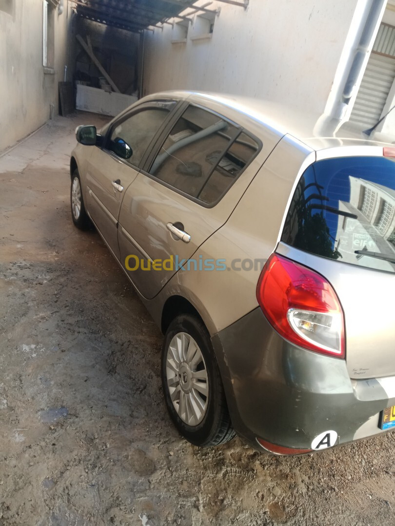 Renault Clio 3 2010 Exception