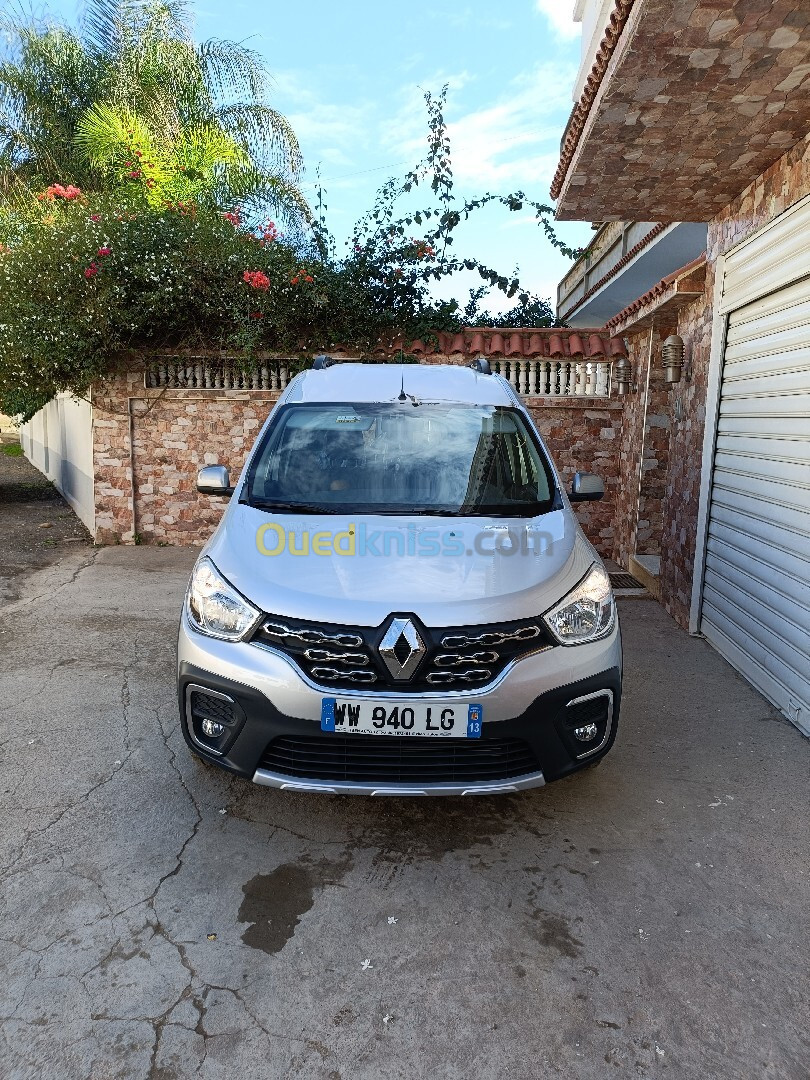 Renault Kangoo 2024 Vitrine titanium