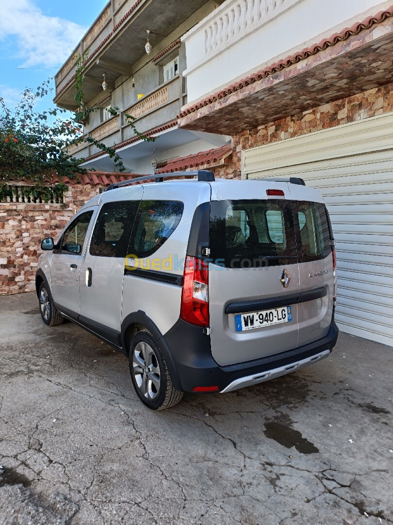 Renault Kangoo 2024 Vitrine