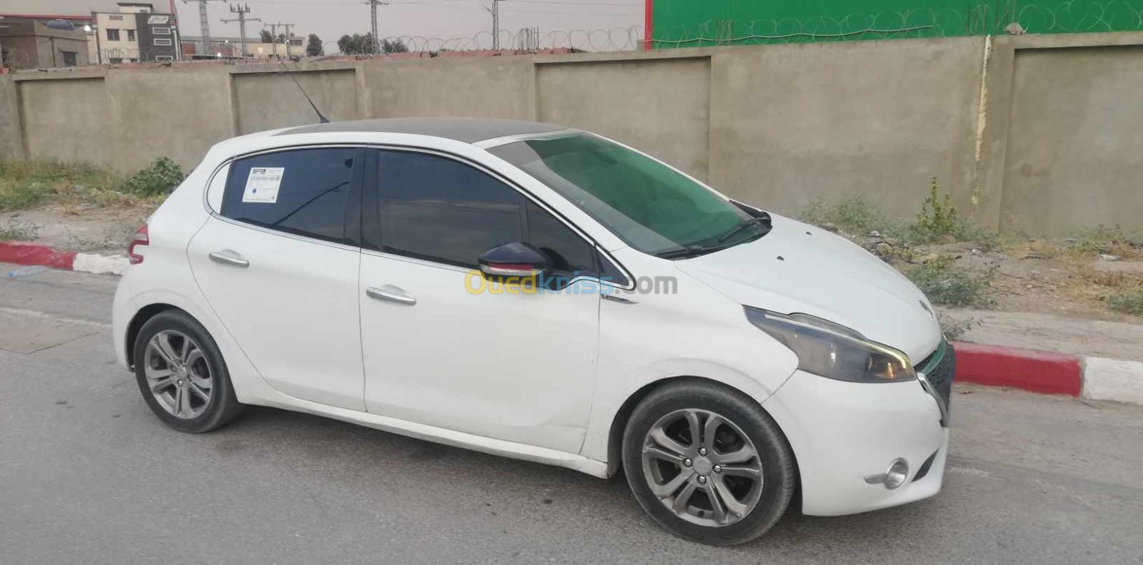 Peugeot 208 2012 