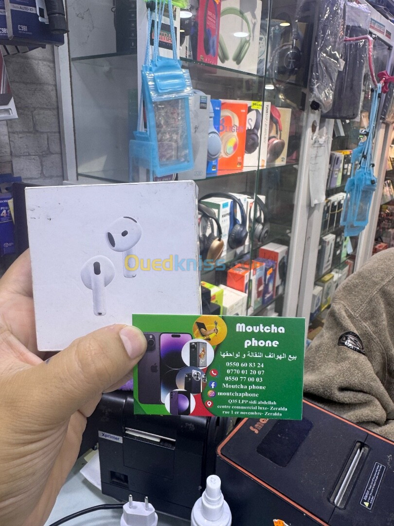 AirPods 4 Avec Réduction Active Du Bruit AirPods 4 Avec Réduction Active Du Bruit