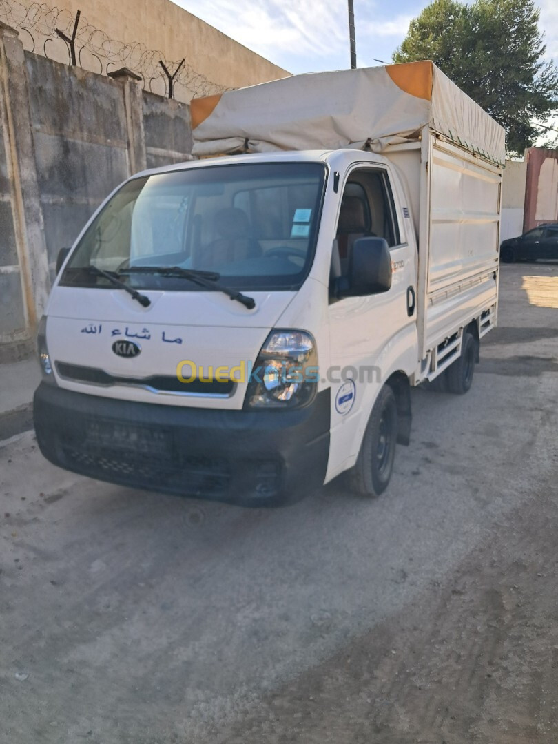 Kia K2700 2015