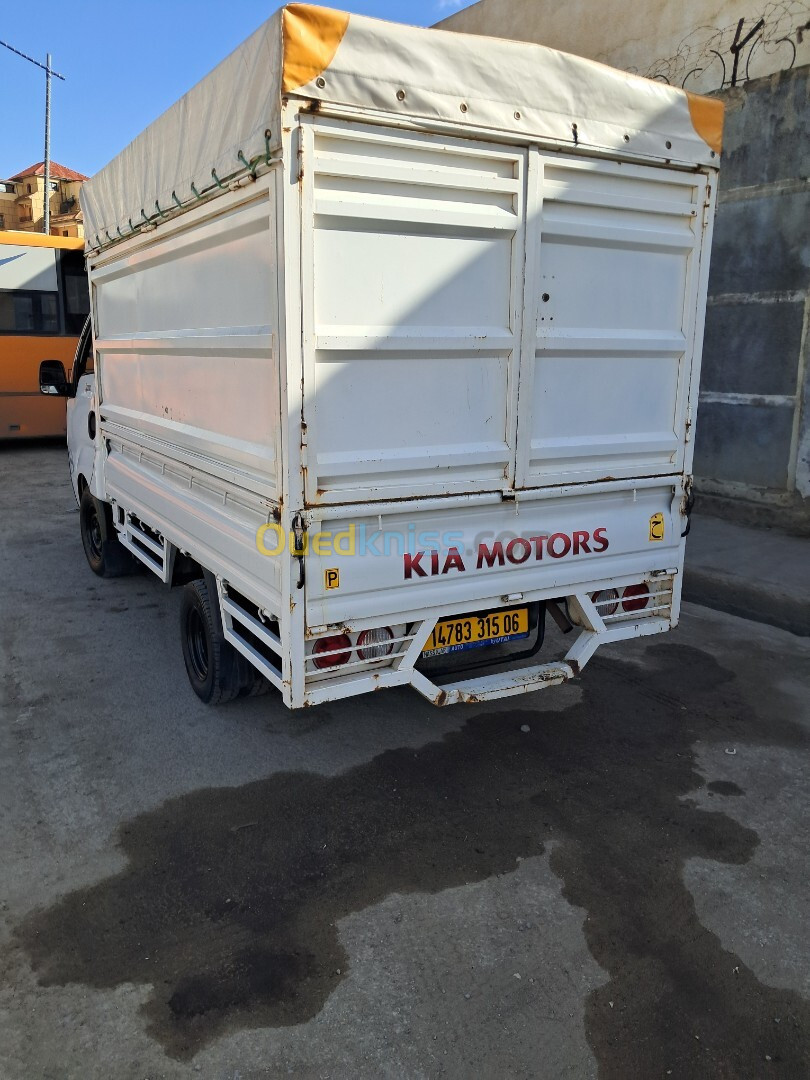 Kia K2700 2015