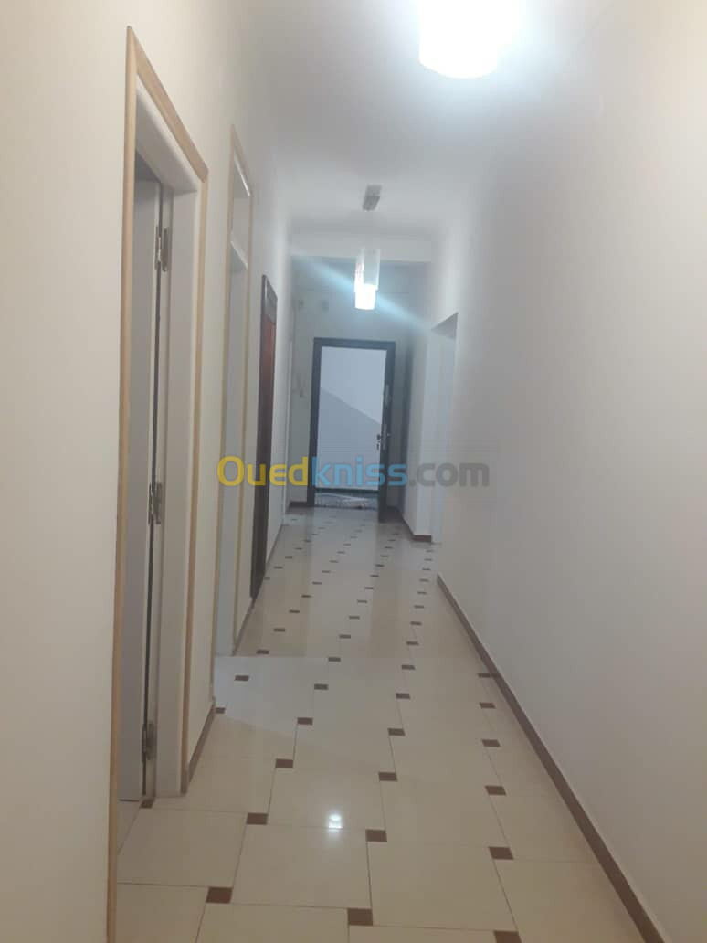 Location Appartement F4 Alger Hydra