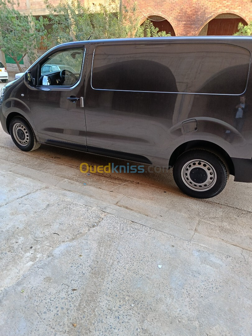 Fiat Scudo 2024 Professionnel par 16