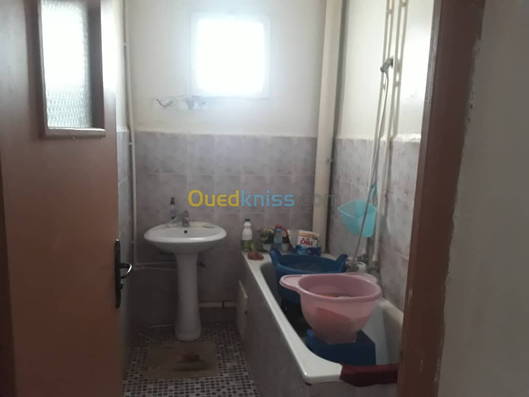 Location Appartement F3 Alger Les eucalyptus