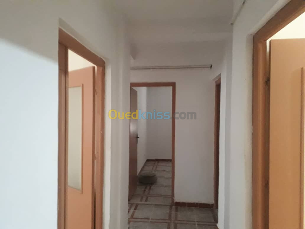 Location Appartement F3 Alger Les eucalyptus