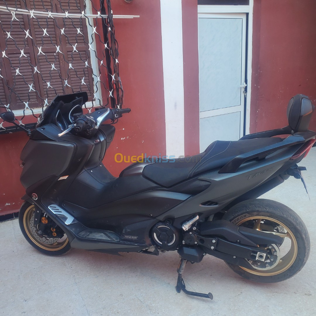 yamaha tmax 2021