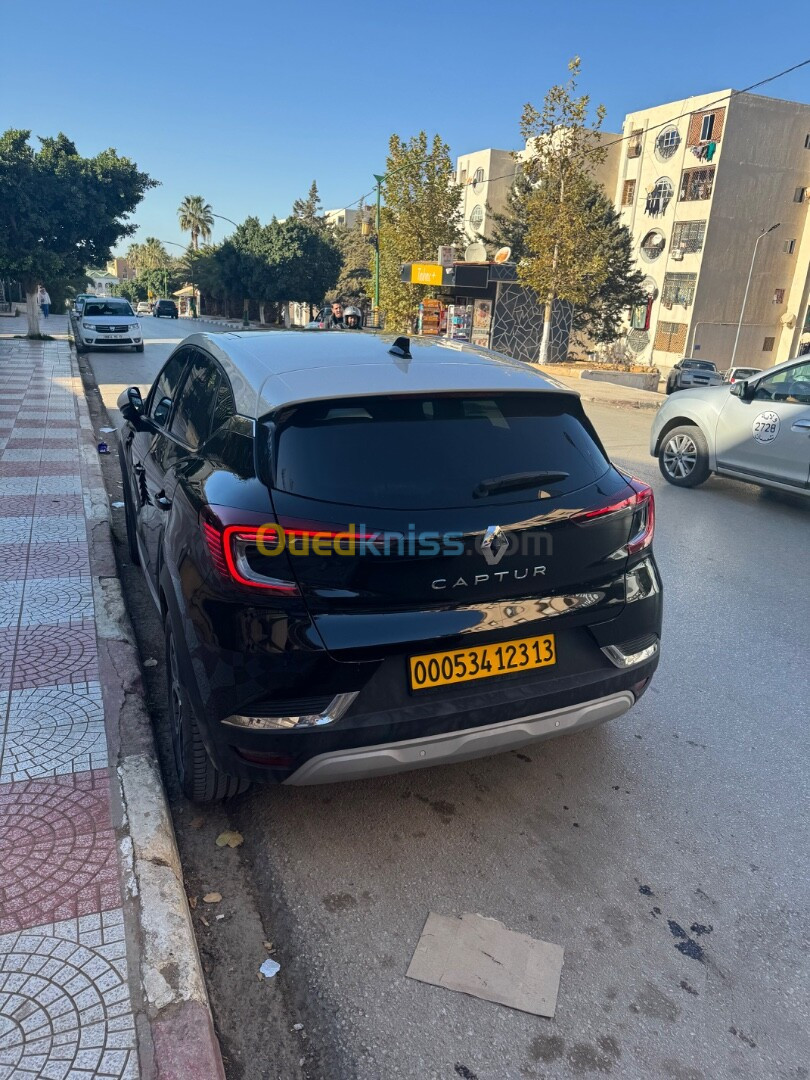 Renault CAPTUR 2023 Intense