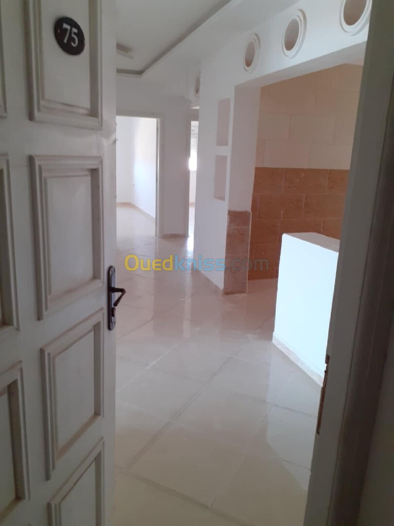 Location Appartement F4 Mostaganem Mezghrane