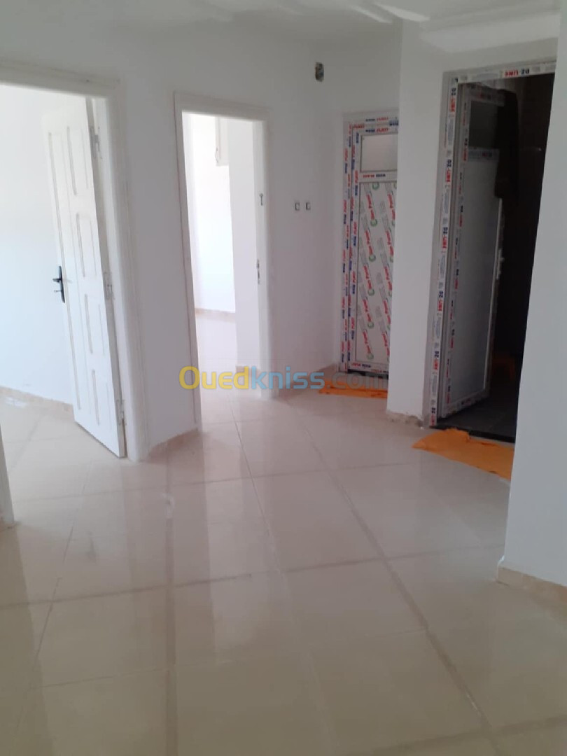 Location Appartement F4 Mostaganem Mezghrane