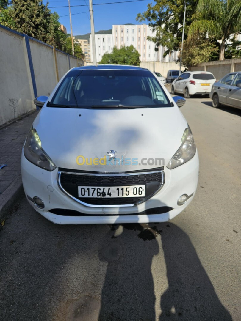 Peugeot 208 2015 Allure