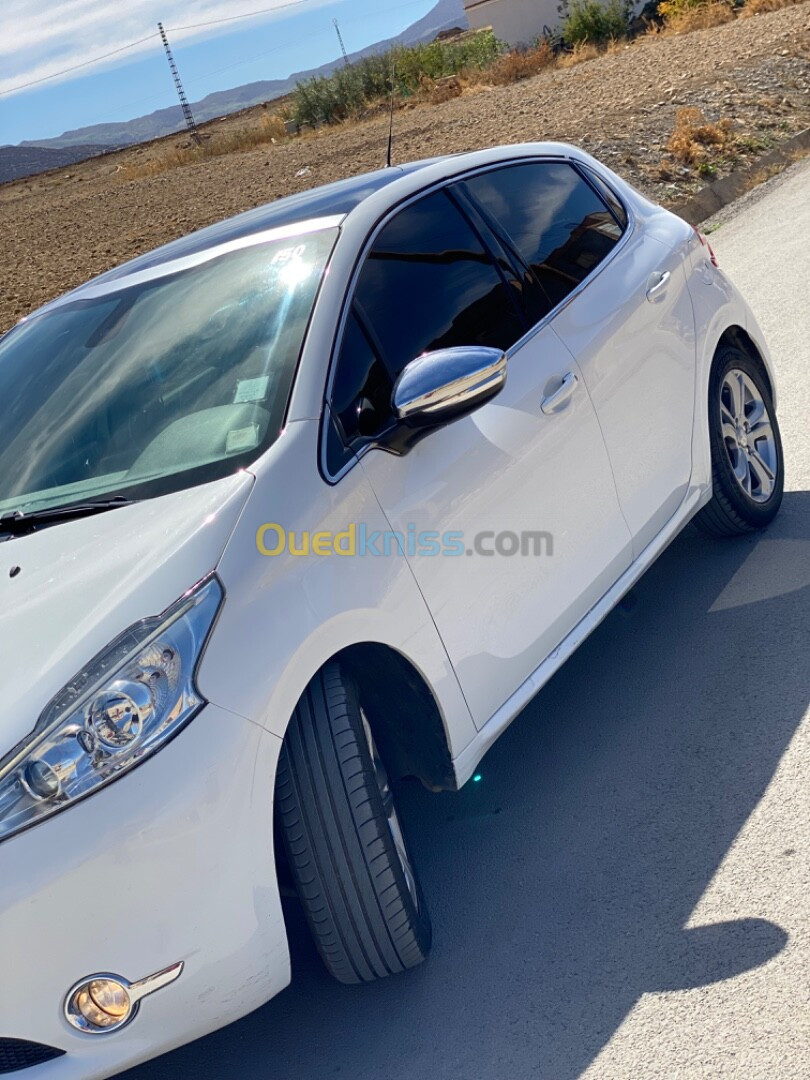 Peugeot 208 2014 Allure